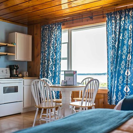 Friars Bay Inn & Cottages Welshpool Стая снимка