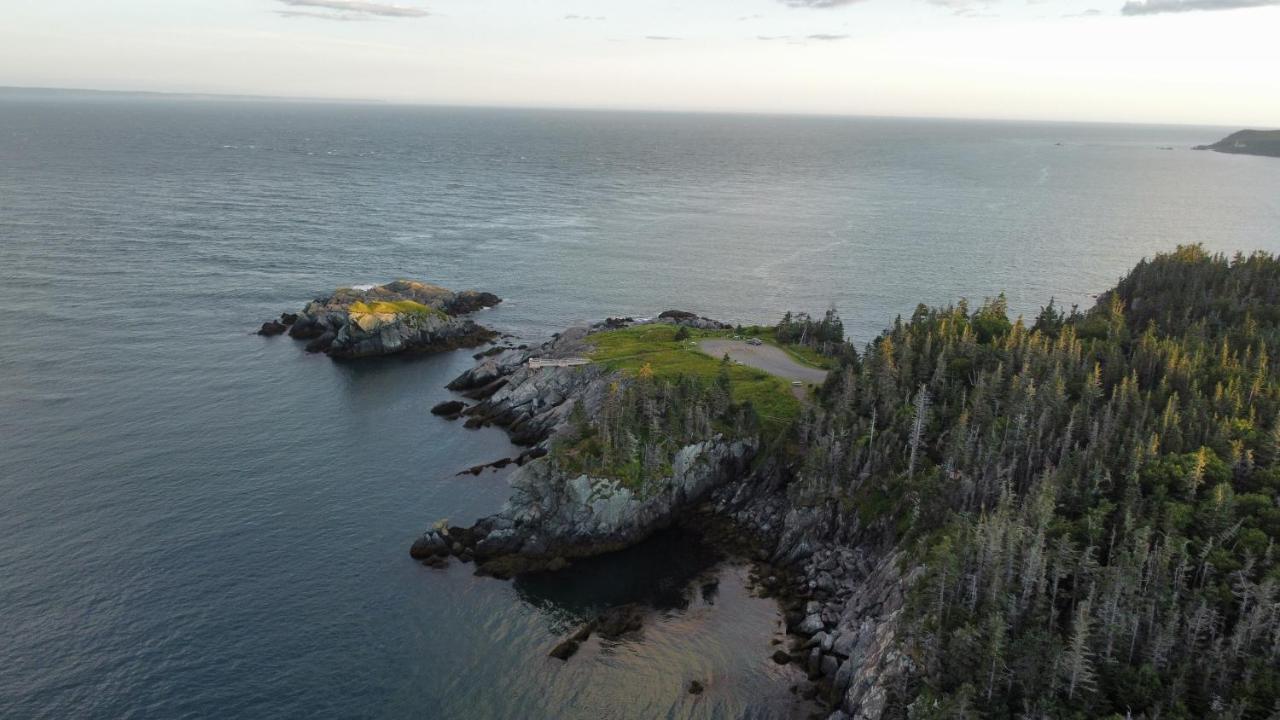 Friars Bay Inn & Cottages Welshpool Екстериор снимка