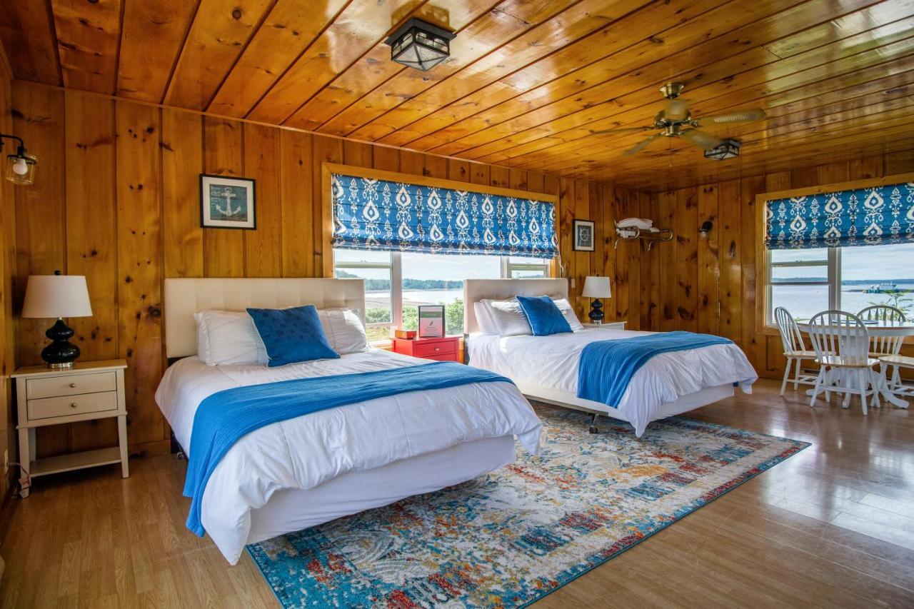 Friars Bay Inn & Cottages Welshpool Екстериор снимка