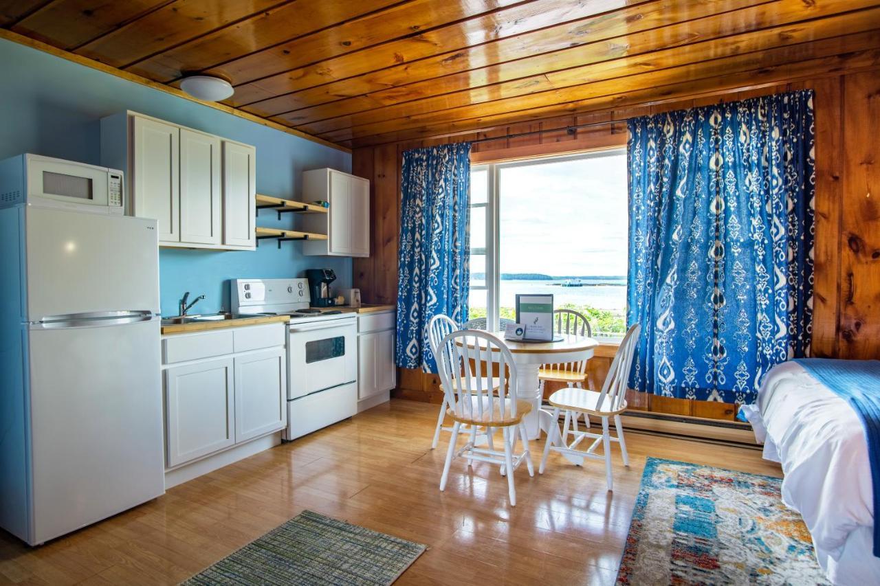 Friars Bay Inn & Cottages Welshpool Екстериор снимка