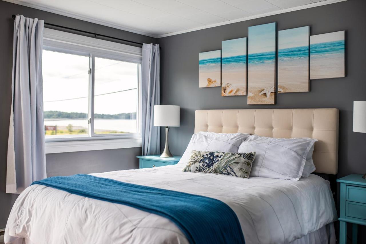 Friars Bay Inn & Cottages Welshpool Екстериор снимка