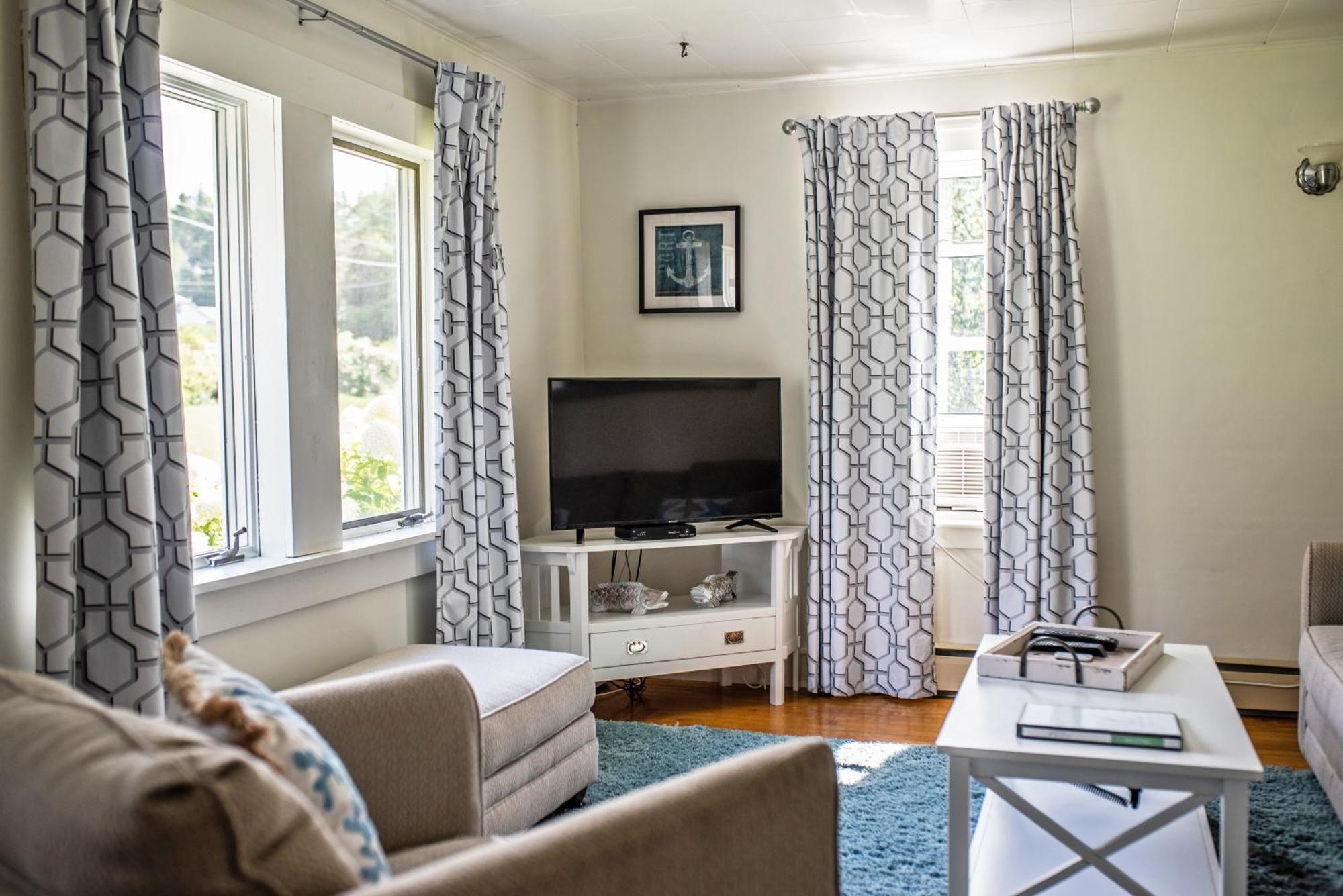 Friars Bay Inn & Cottages Welshpool Стая снимка