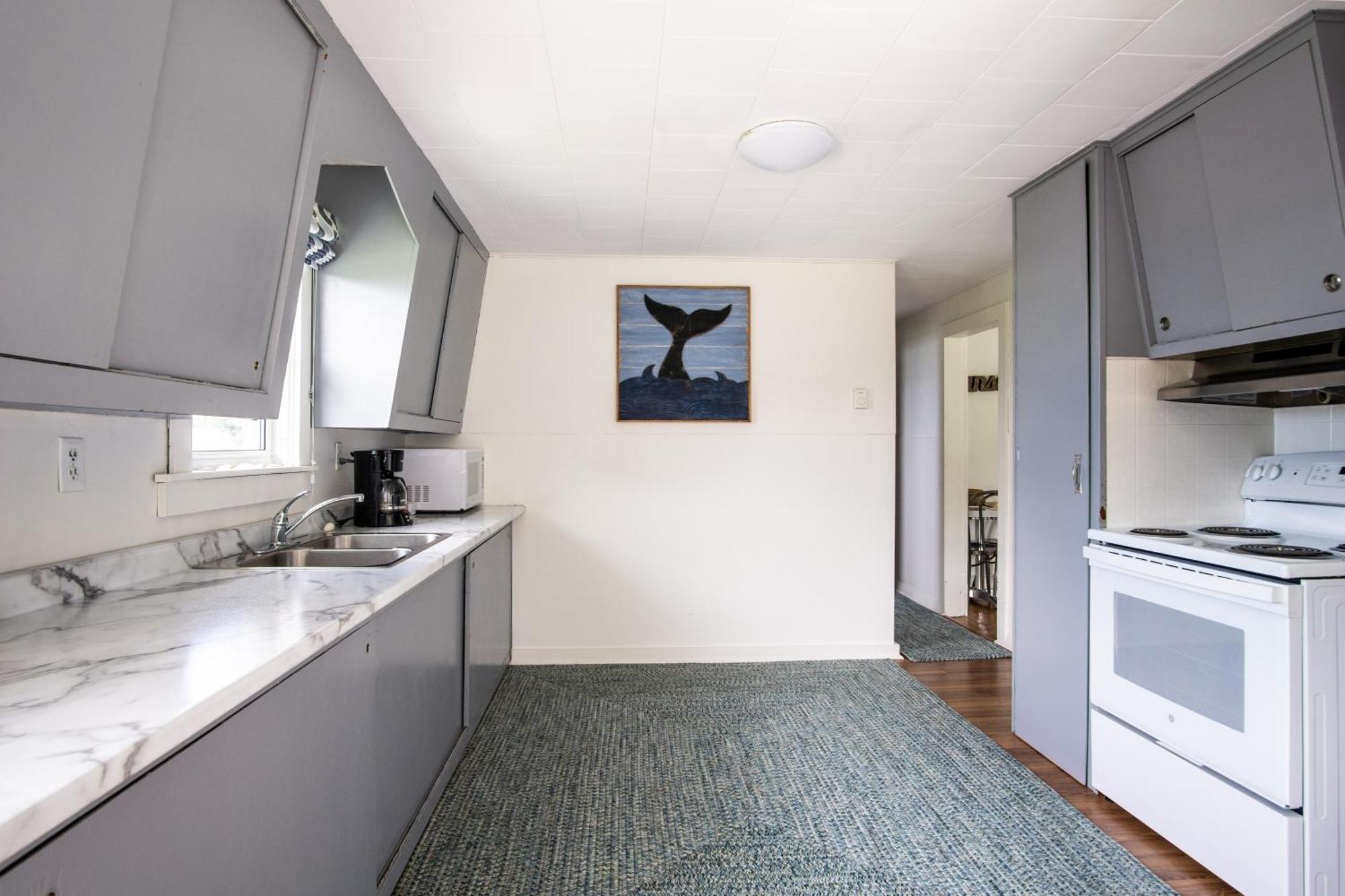 Friars Bay Inn & Cottages Welshpool Стая снимка