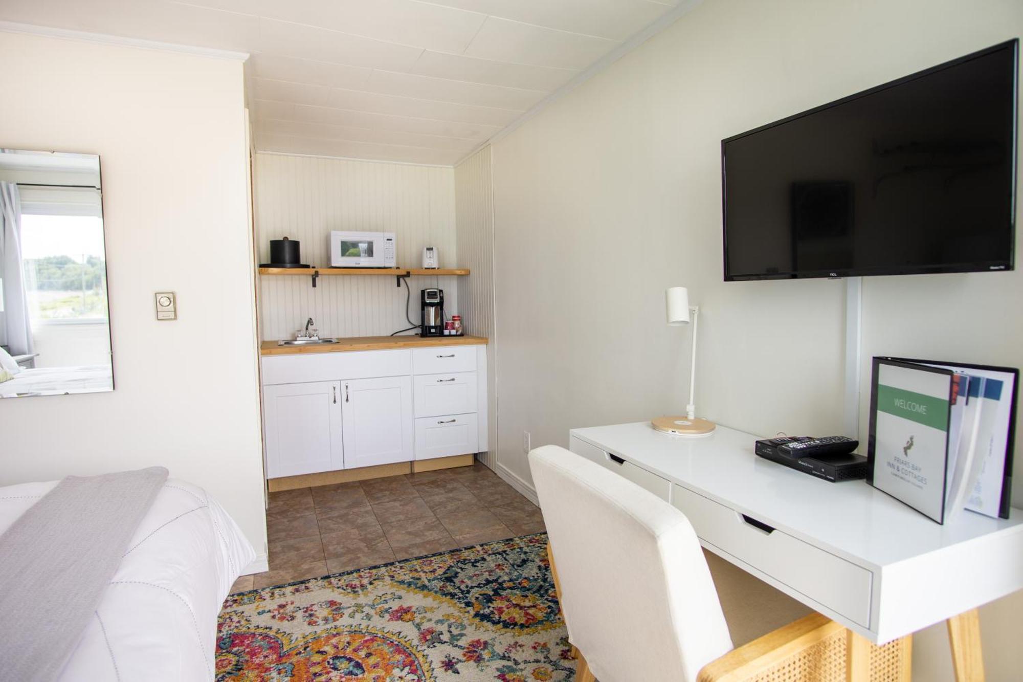 Friars Bay Inn & Cottages Welshpool Стая снимка