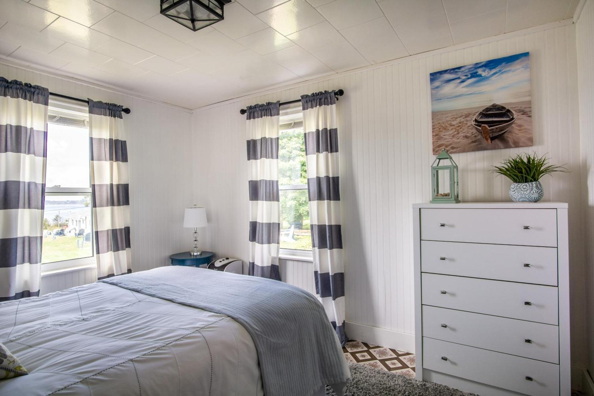 Friars Bay Inn & Cottages Welshpool Стая снимка