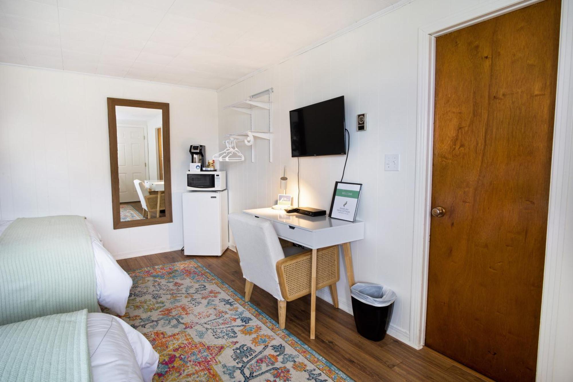 Friars Bay Inn & Cottages Welshpool Стая снимка