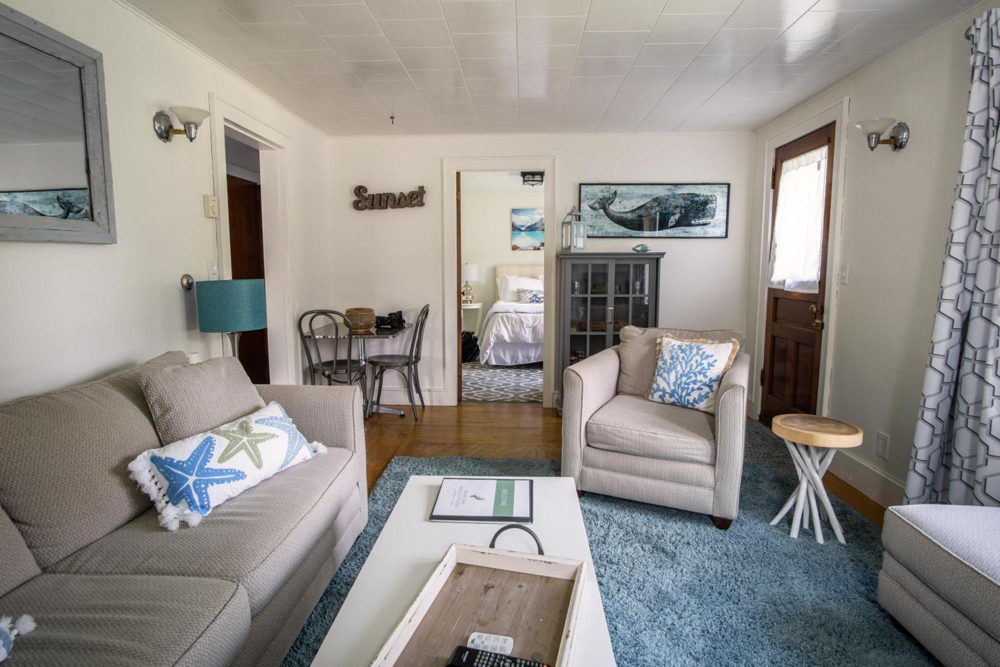 Friars Bay Inn & Cottages Welshpool Стая снимка
