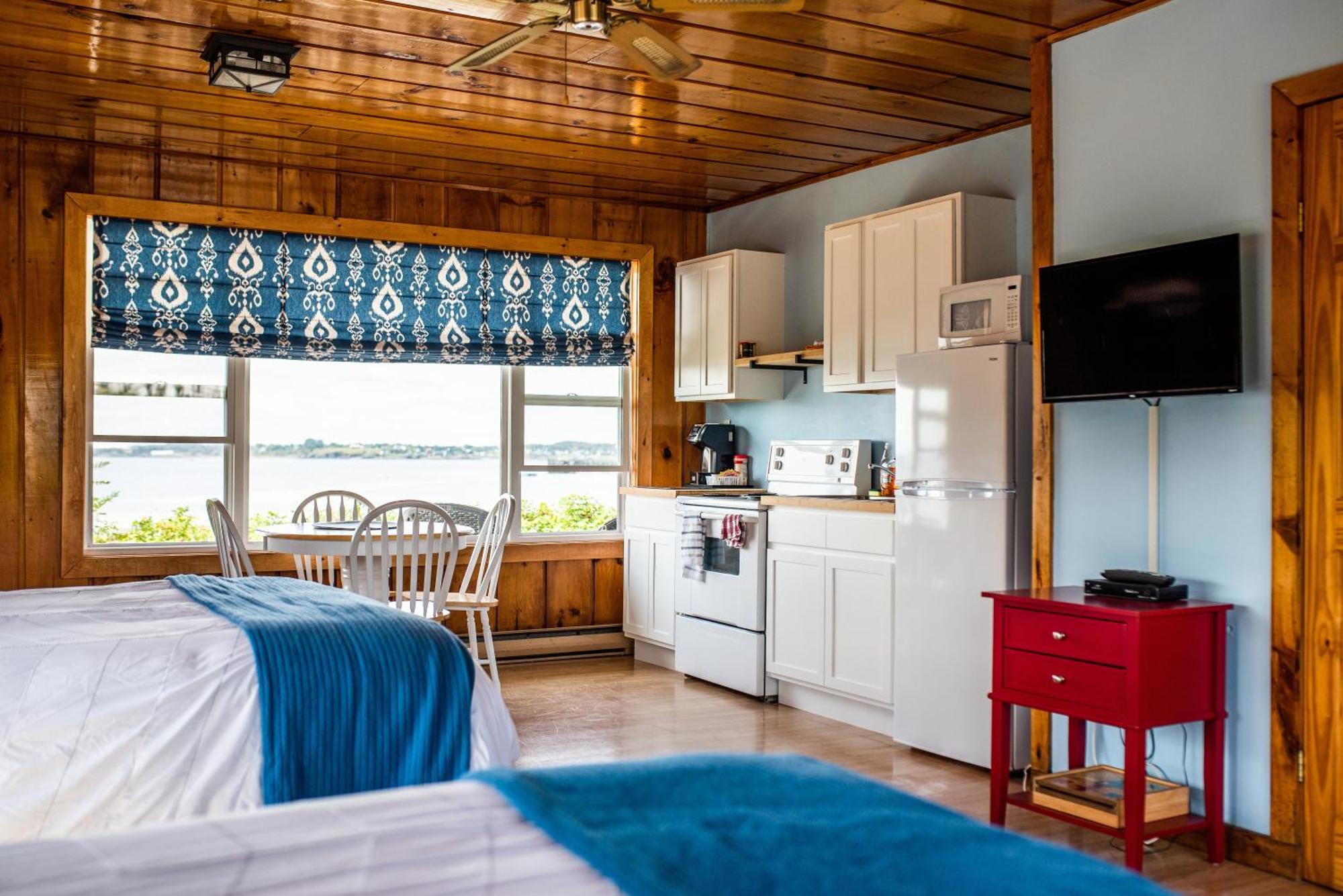 Friars Bay Inn & Cottages Welshpool Стая снимка